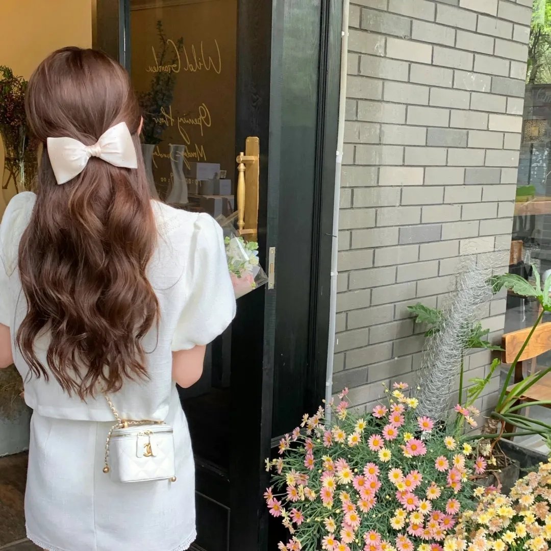 想哭的我戴上了猫的面具